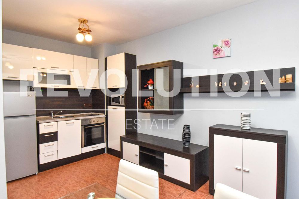 Дава се под наем Двустаен апартамент в София, Хладилника - 70 кв.м за 575 € - Снимка #3