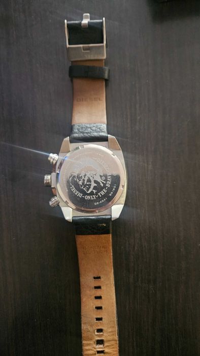 Продавам часовник DIESEL