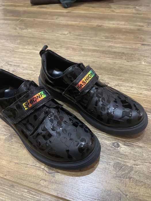 Школьные туфли 35 размер Турция