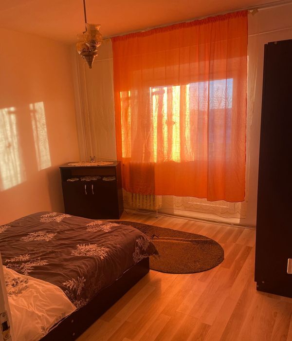 Vând apartament 2 camere confort.1 decomandat etaj 4  ,apartamentul are deja gaz în apartament.