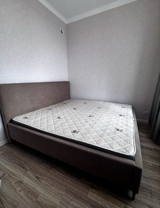 Двуспальная кровать 200х200