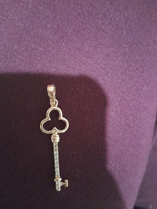 Кулон с позолотой