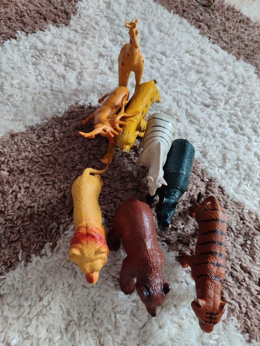 Продам игрушки недорого б/у