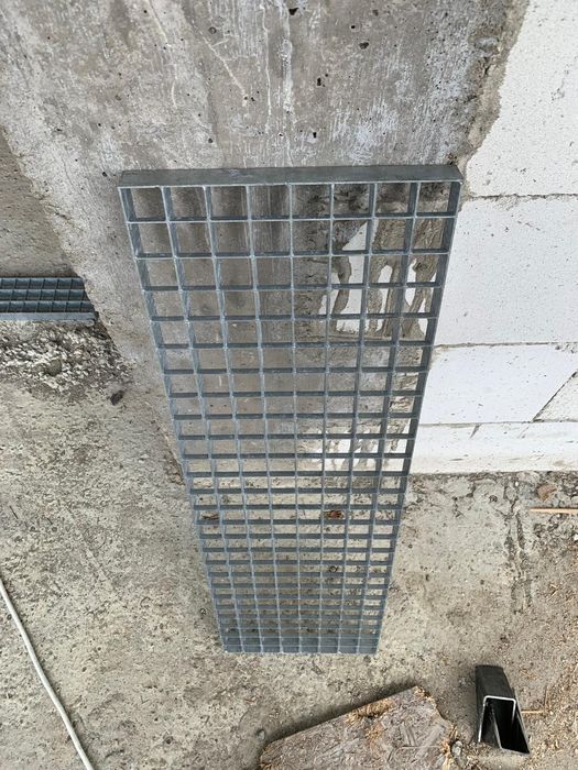 Trepte zincate 88x24