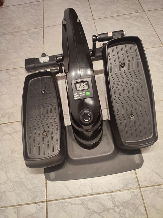 Bicicletă fitness sub birou Tunturi D10 – aproape nouă