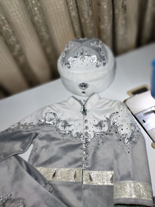 Продается костюм тусау кесу 1 годик.