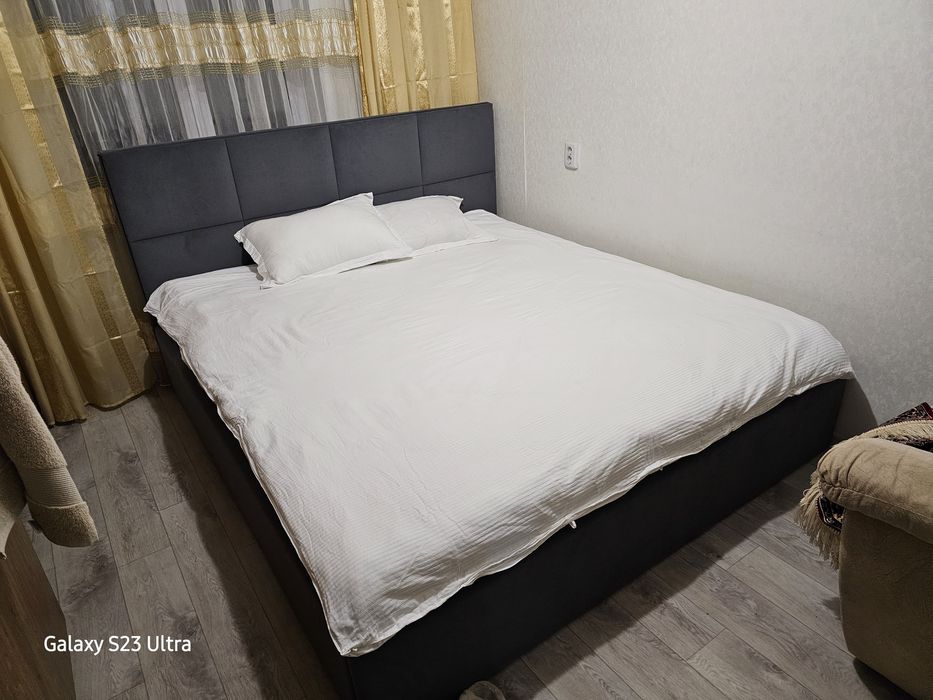 Продам двуспальную кровать