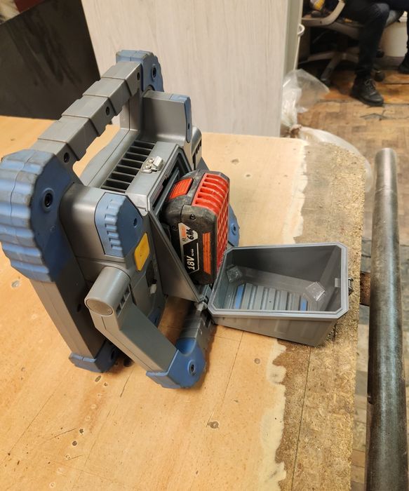 Vand bec cu led pe baterie