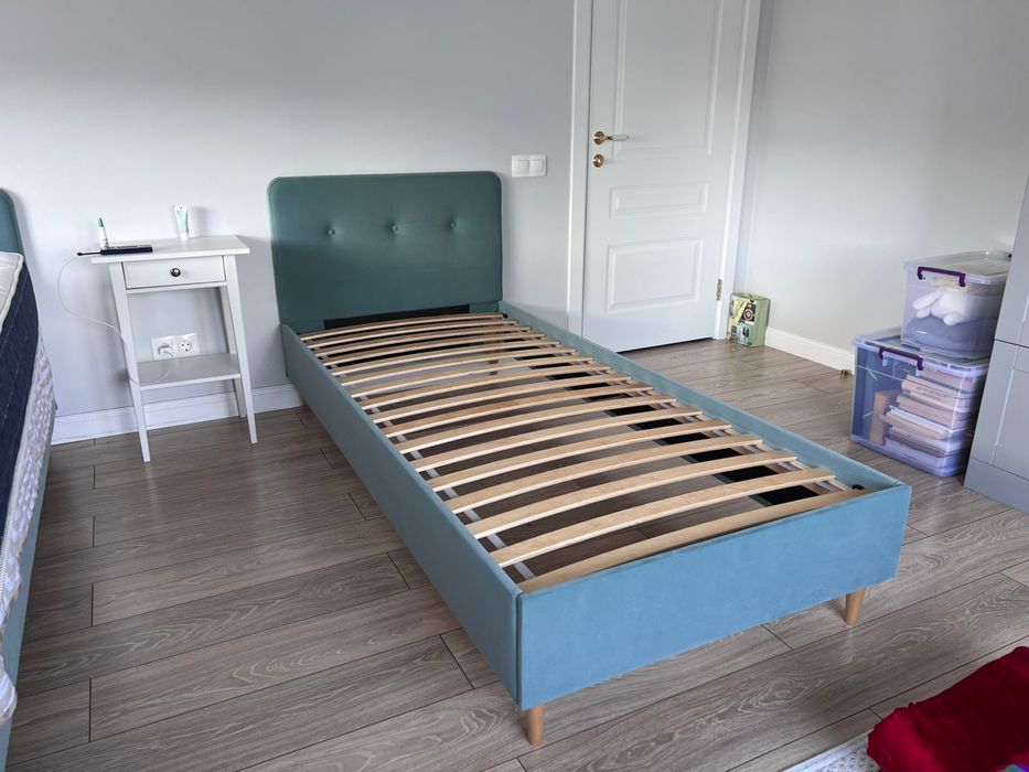 Продам кровать и матрас  90/200