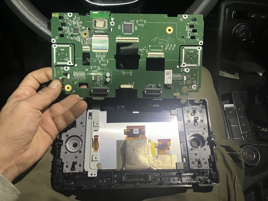 Navigatie VW Tiguan originala MIB 2 completa