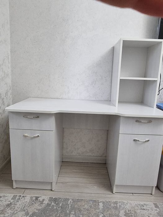 Продам Шикарный Стол-Парта