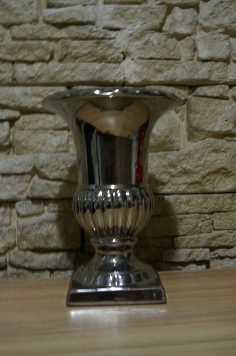 Vand vas,vaza stil medici,portelan argint coloidal