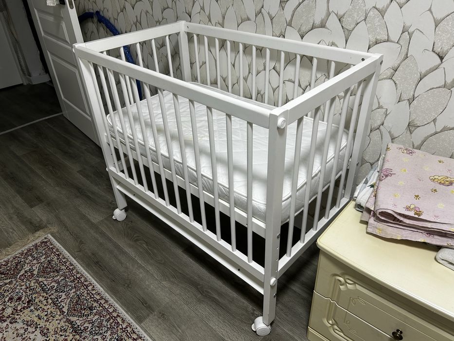 Продам детскую кроватку