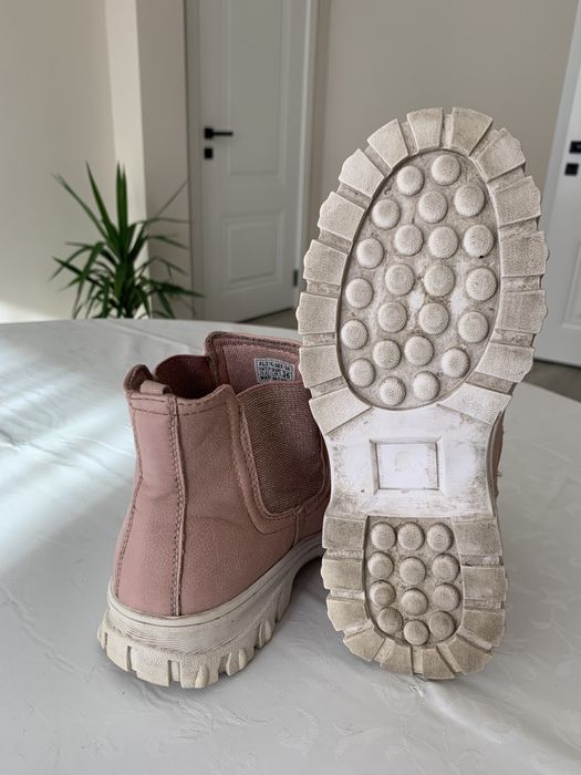 Обувь для девочки  36 размер