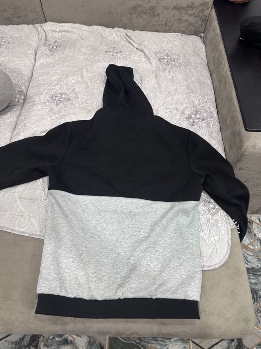 Продам одежду кофта свитер куртка