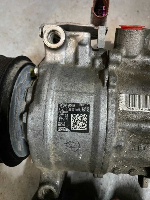 Compresor ac aer conditionat Audi A4 A5 A6 Q5, model 2 mufe original