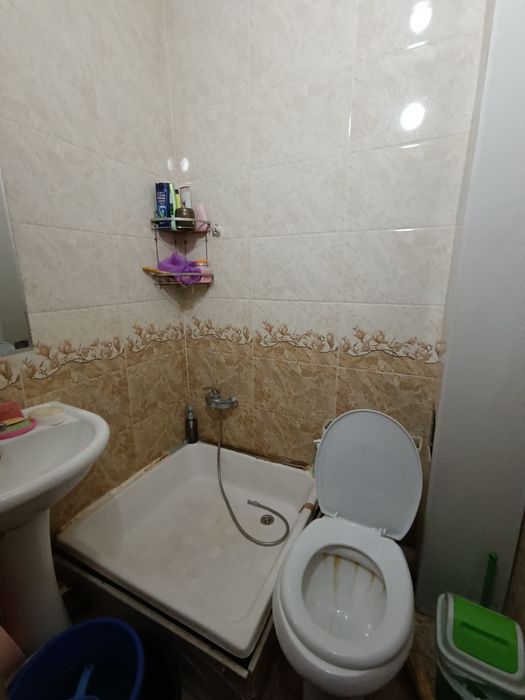 2/4/5 сотилади 43м²