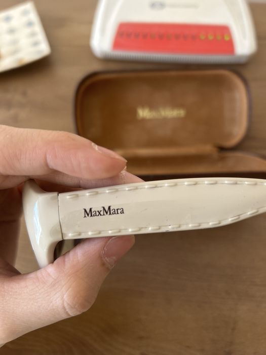 Солнцезащитные очки MaxMara