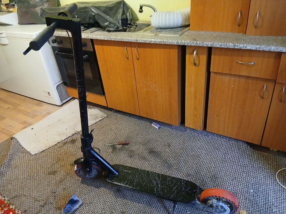 Vând trotinete electrică Xiaomi Pro 2