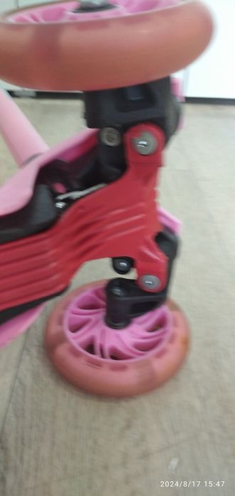 Продам самокат  для девочки