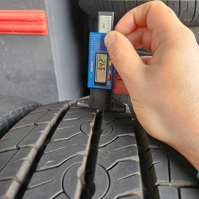 2 летни бусови гуми 195/70R15C Semperit Van-Life 2 104/102S DOT4922