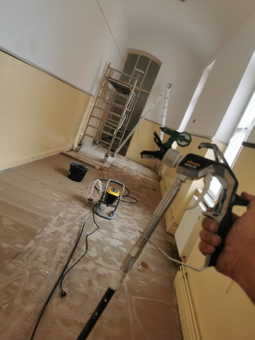 Zugrav-Zugrăvit apartamente / case – calitate și preț bun