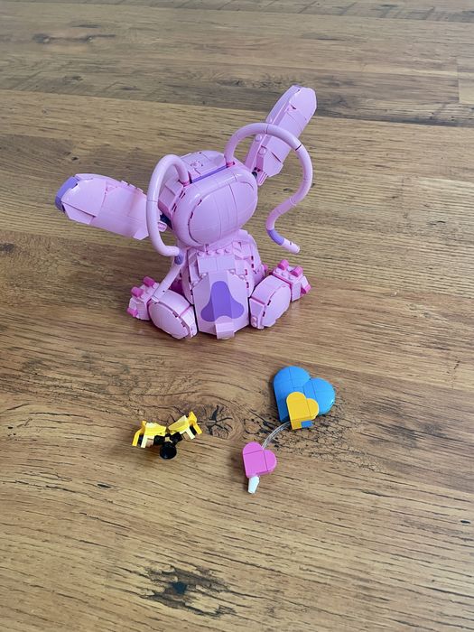 LEGO Disney 43257 - Angel (Stitch) Cu cutie și instrucțiuni