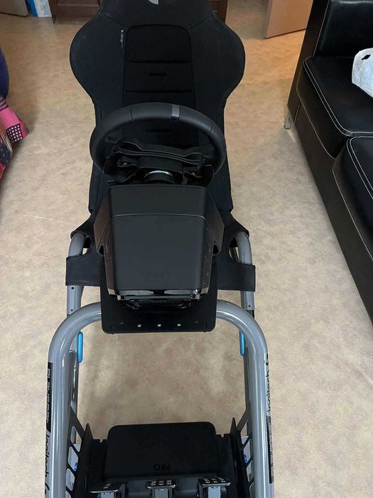 Продавам симулатор Logitech PRO Racing