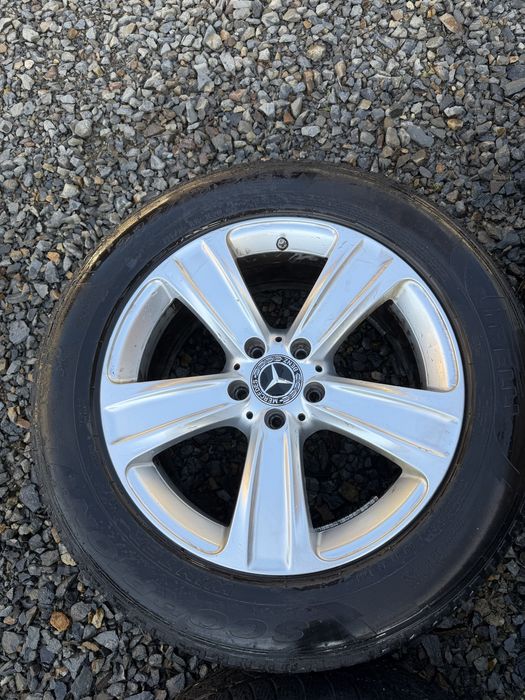 Jante Mercedes cu anvelope de iarna 235/60/18  8J ET 38