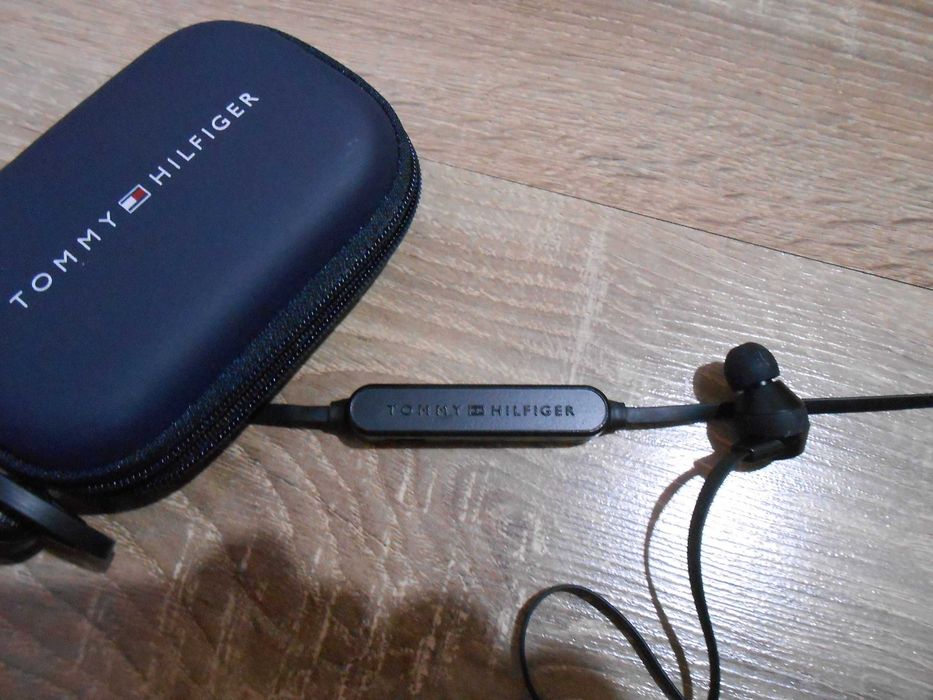 căști JABRA  si TOMMY