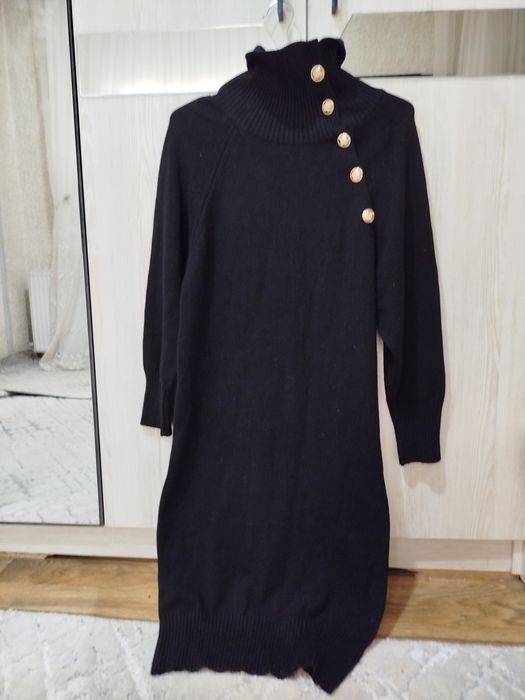 Чёрный женский свитер