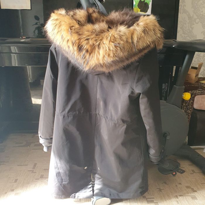 Продаётся парка на девушку