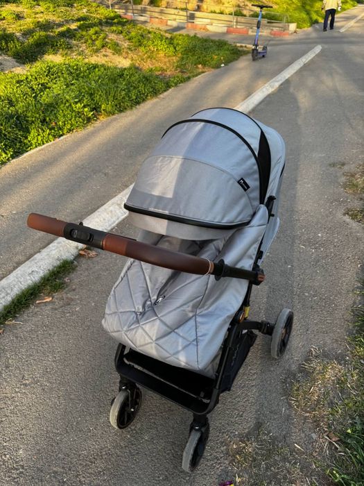 Прогулочная коляска от “Ining baby”