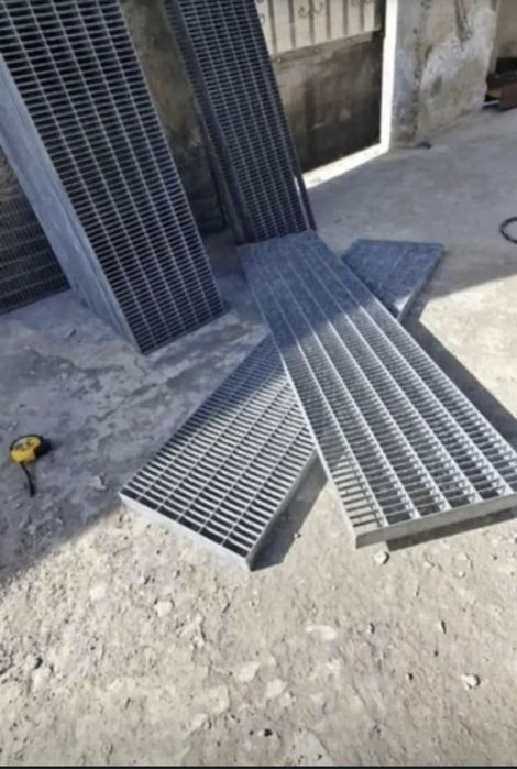 Trepte zicate metalice