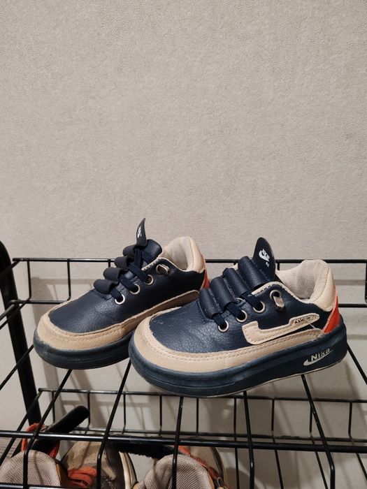 Продам детские кеды