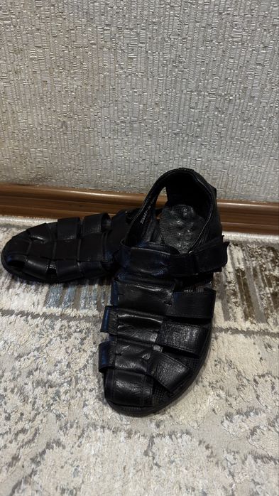 Продам сандали черные кожаные мужские
