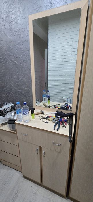 Продам Мебель в Прихожию.