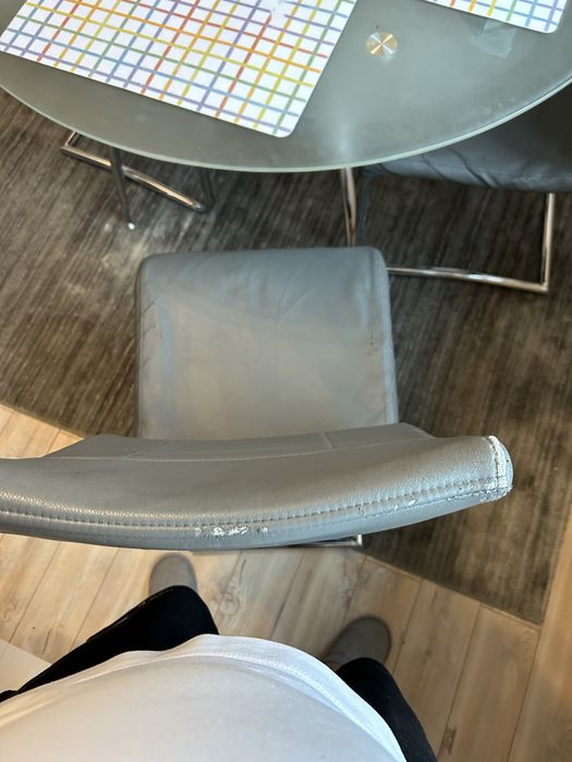 Vand 4 scaune,Mobexpert model Keny .