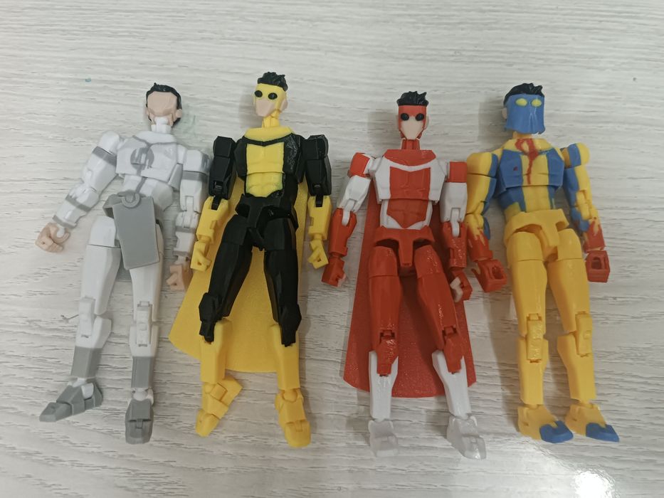 Фигурки супергероев, набор 4 шт в хорошем состоянии