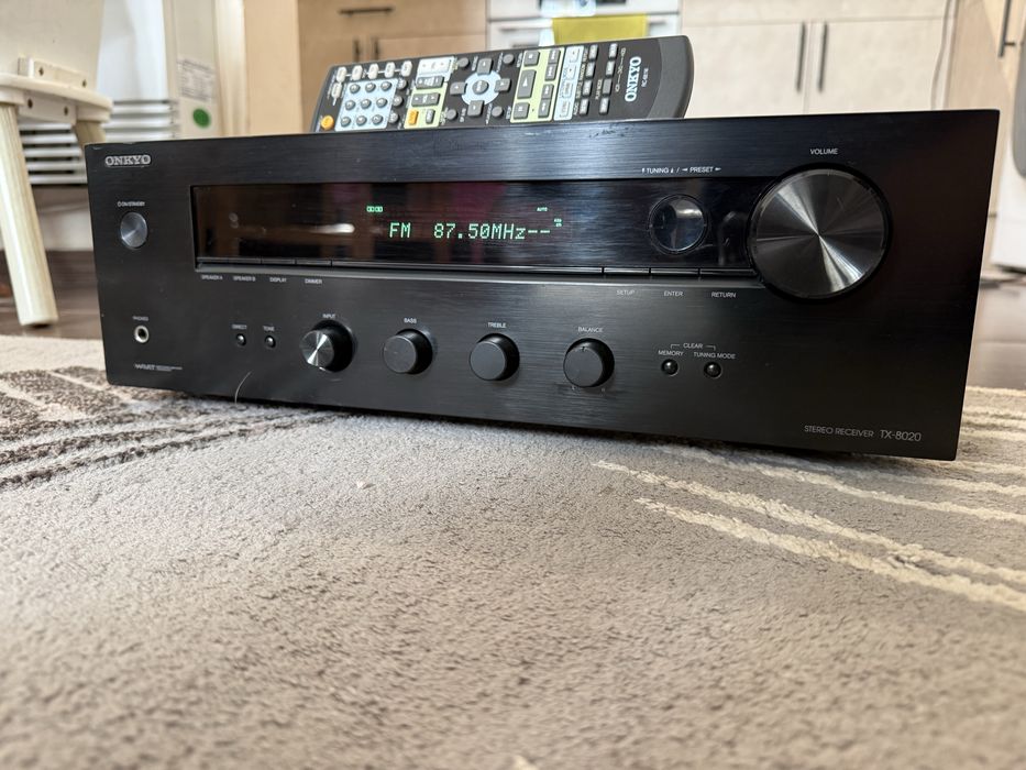 Onkyo TX-8020 Стерео ресивър DAC