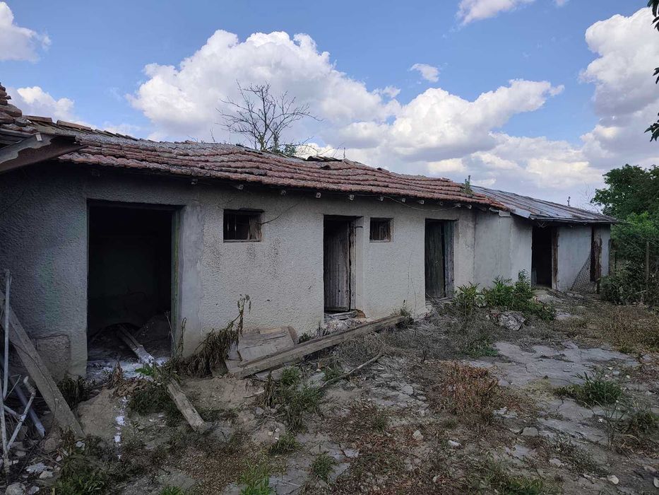 Реновирана къща в Дъбовик