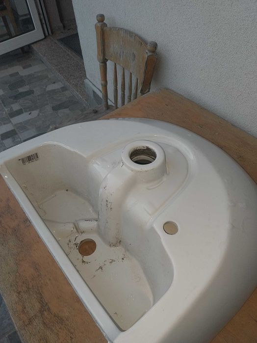 Порцеланова  мивка  за баня