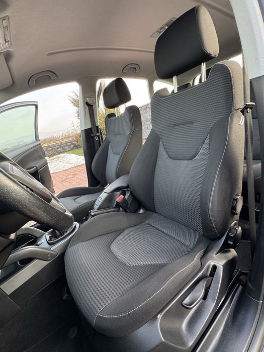 Vând Seat Altea FreeTrack Motor 1,6 Diesel Inmatriculat Recent Euro 5