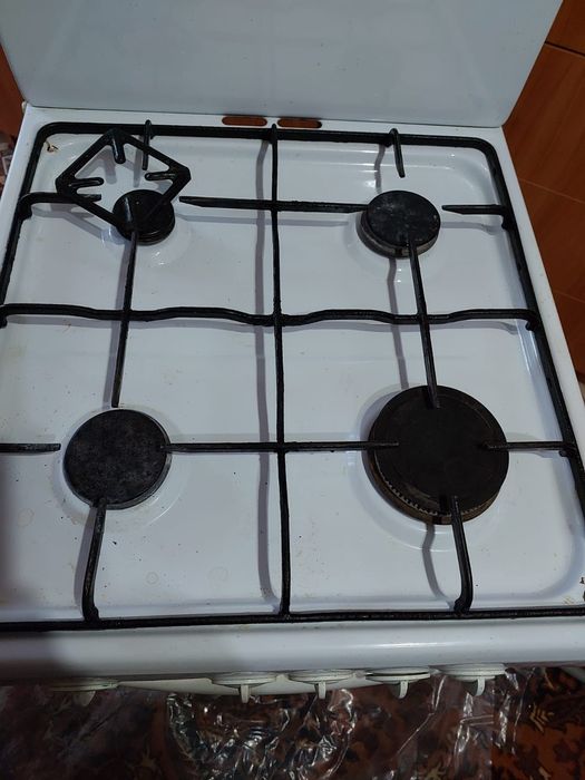 Продам газовую плиту