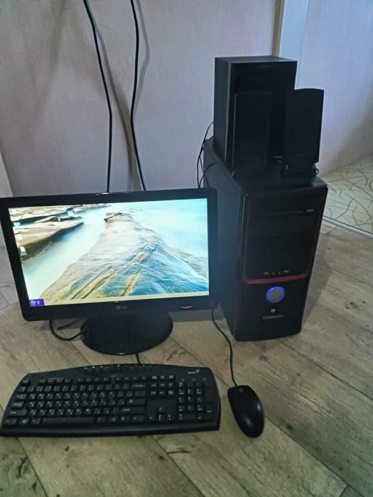Компьютер комплектом продам.