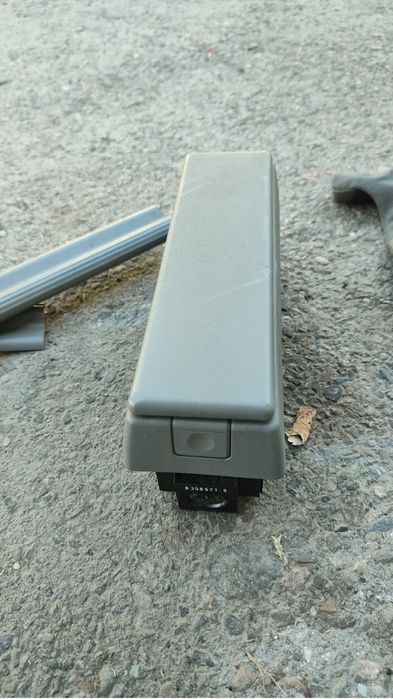 Подкасетник  на БМВ Е 32 Е 34