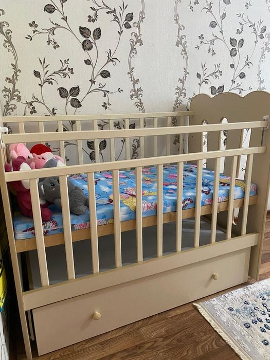 Детская кроватка