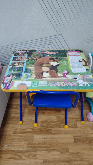 Продам кукольный домик и стол !