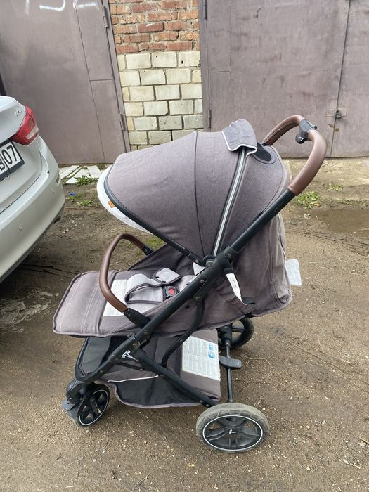 Продам прогулочную коляску