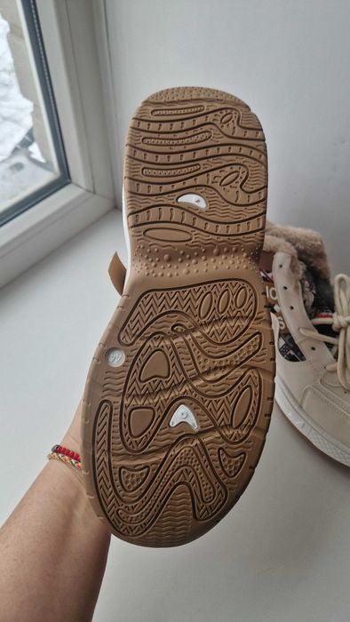 Новые утепленные кроссовки